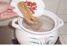简单易做的“神仙汤”——灵芝猪手汤